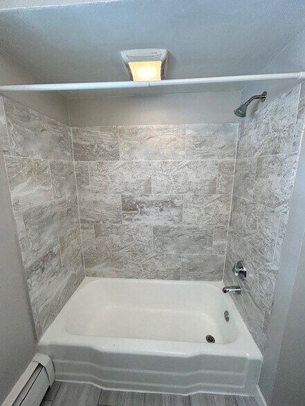 Building Photo - 91 Moore Ave