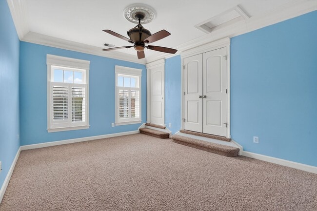 Building Photo - 43286 Canal Creek Pl