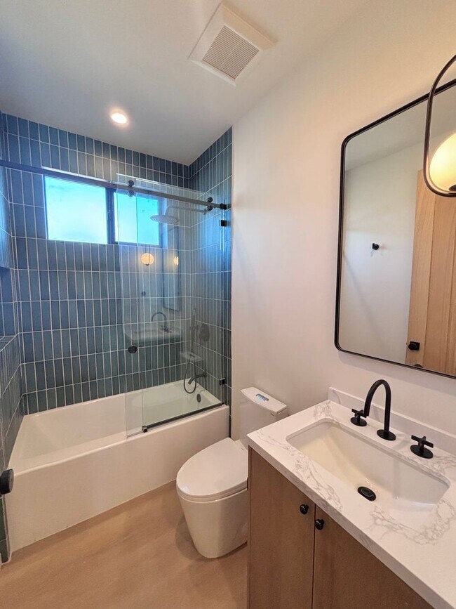 Building Photo - 17852 Saticoy St