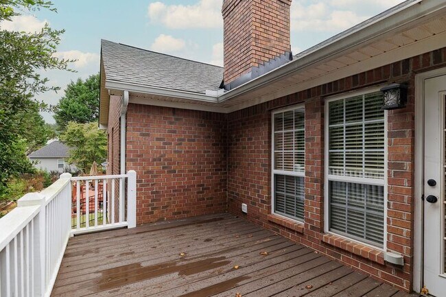 Building Photo - 195 Bedford Dr