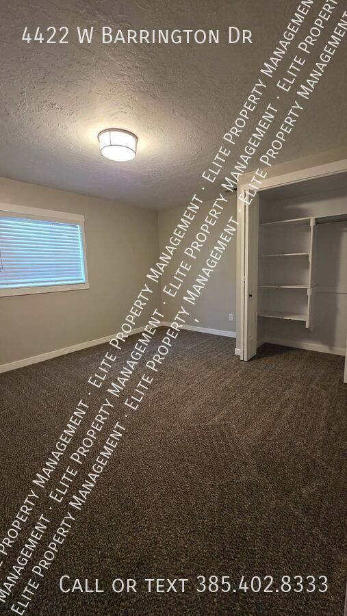 Building Photo - 4422 Barrington Dr