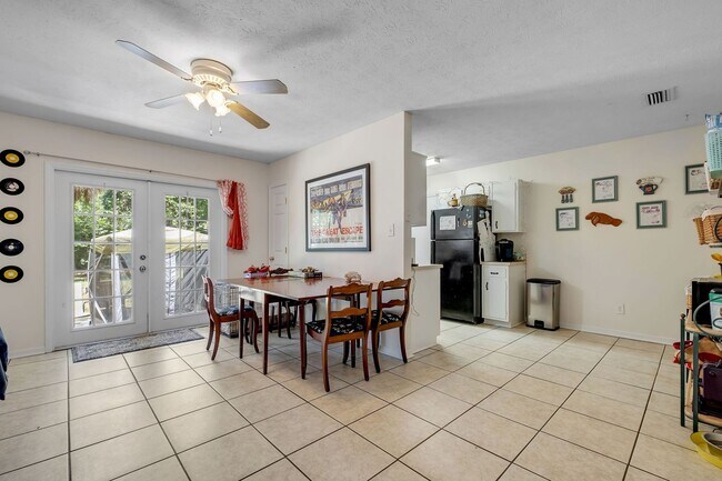 Building Photo - Updated Home Off Old Bainbridge Road