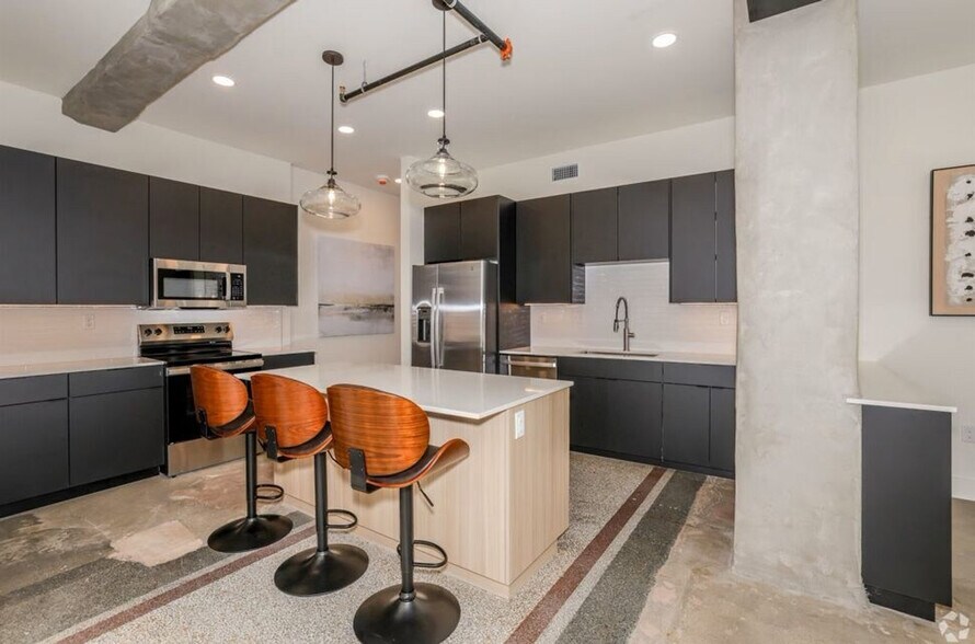 Building Photo - 120 W 3rd St