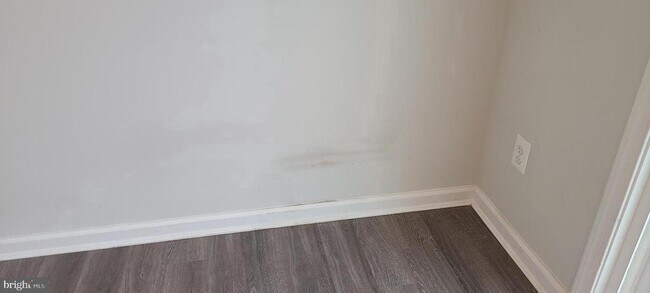 Building Photo - 1047 Wickersham Wy