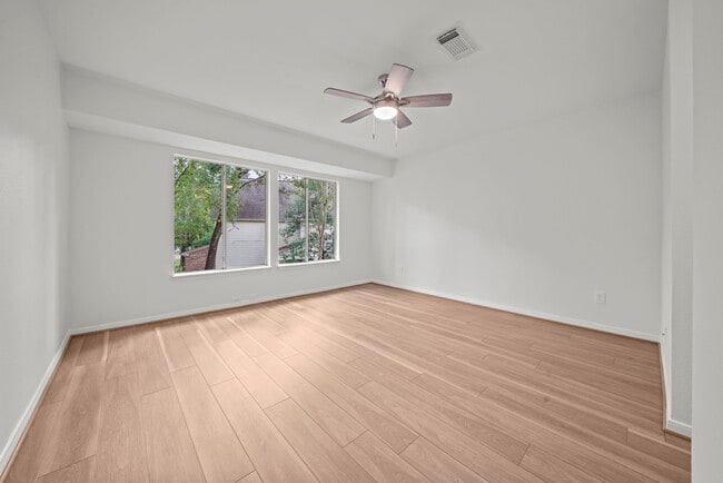 Building Photo - 45 N Lakeridge Cir