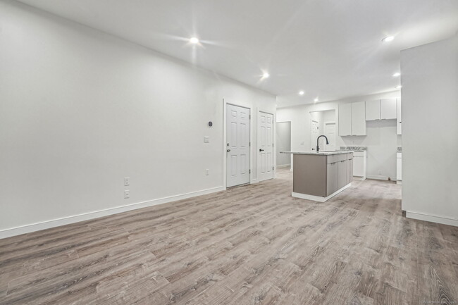 Building Photo - 208 Magnolia St