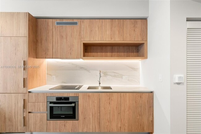 Building Photo - 11 NE 6th St