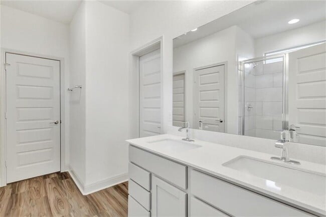 Building Photo - 17916 Curio Dr