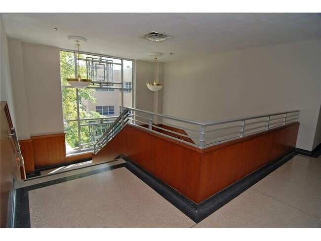Building Photo - 111 E Franklin Ave