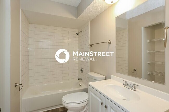 Building Photo - 3 Bedroom Pet-Friendly Home in Jacksonville, FL with Main Street Renewal
