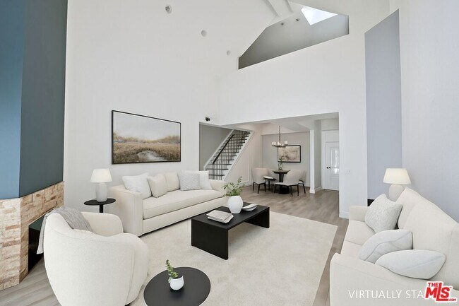 Building Photo - 5420 Sylmar Ave
