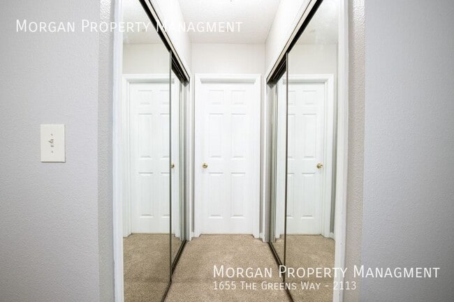 Building Photo - 1655 The Greens Way