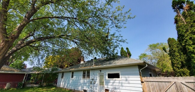 Building Photo - 1163 Higgins Ave