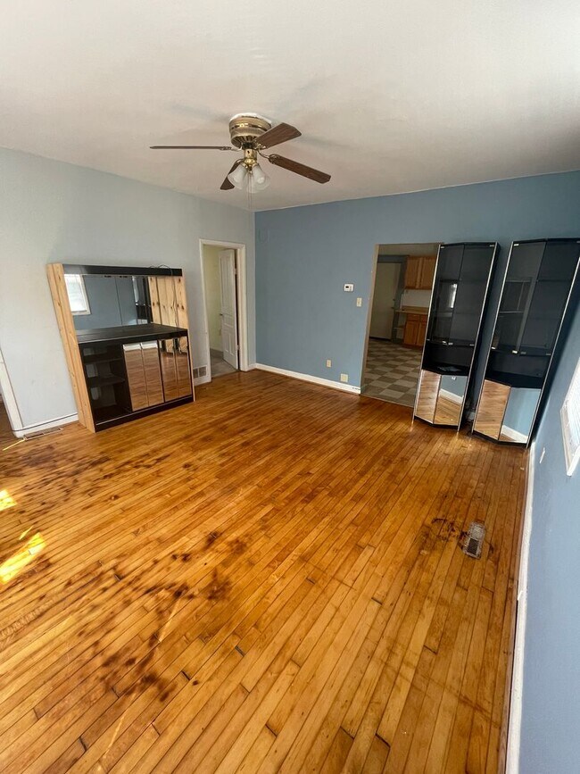 Building Photo - *30 Days of FREE RENT With SIGNED LEASE!* ...