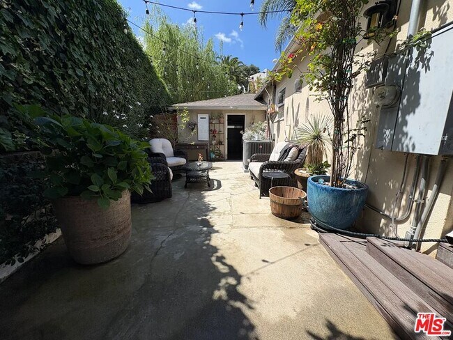 Building Photo - 1410 Dartmouth Dr