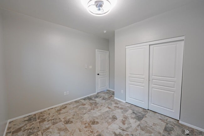 Building Photo - 4429 W 25th Ln