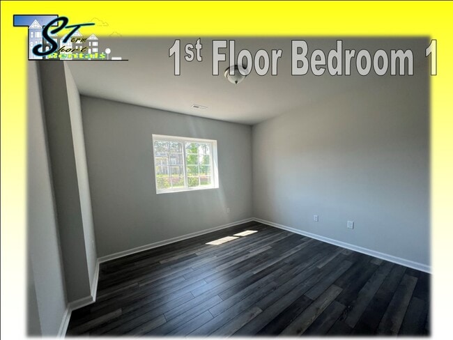 Building Photo - 1275
