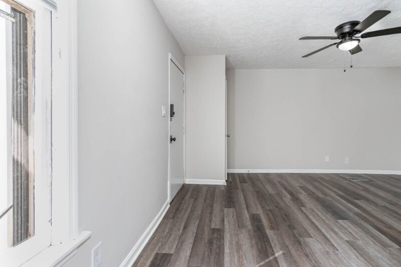 Building Photo - 3028 Cleinview Ave