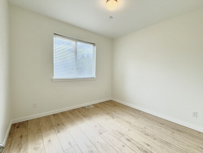 Building Photo - 1729 Cyrene Dr NW