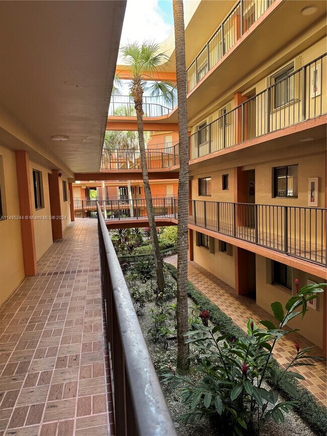 Building Photo - 8730 SW 133rd Avenue Rd