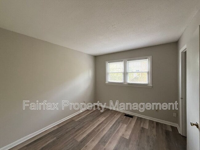 Building Photo - 3221 Dearborn Dr