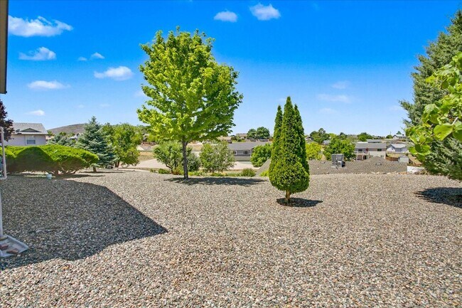 Building Photo - Beautifully Updated 3 Bed, 2 Bath Home on Nearly 1/3 Acre with Trex Deck