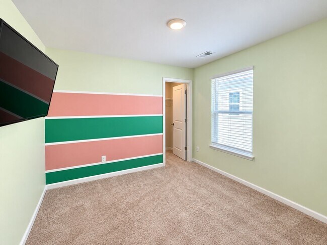 Building Photo - 833 Kirby Ct