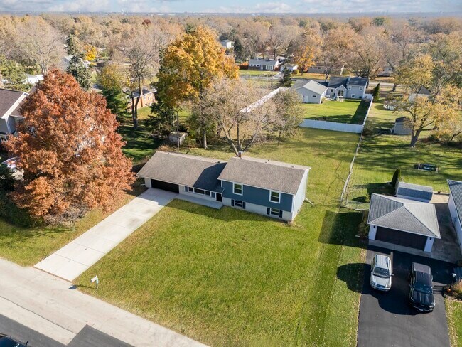 Building Photo - 2N359 Mildred Ave