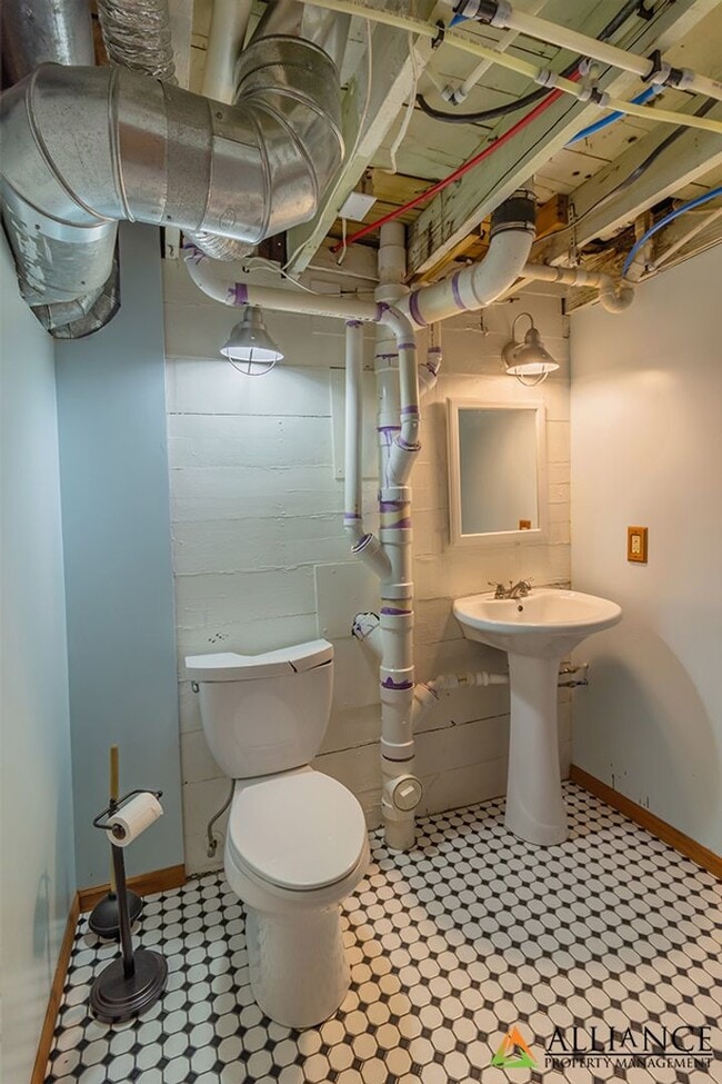 Building Photo - $300 off 1st Month's Rent!! Gorgeous Home!!