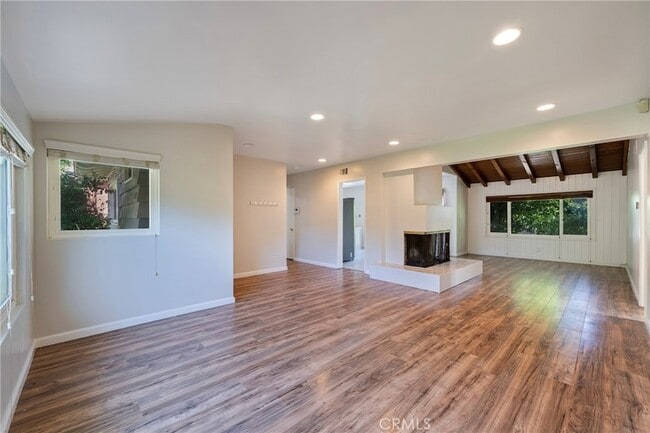 Building Photo - 3202 Belvedere Dr