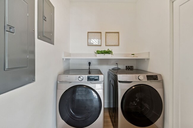 Building Photo - 1343 4th St