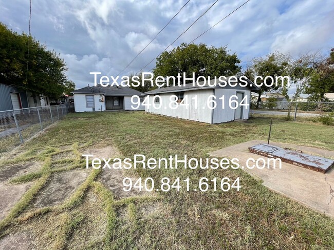 Building Photo - $695 Rent for a Cute Cozy Home!!!
