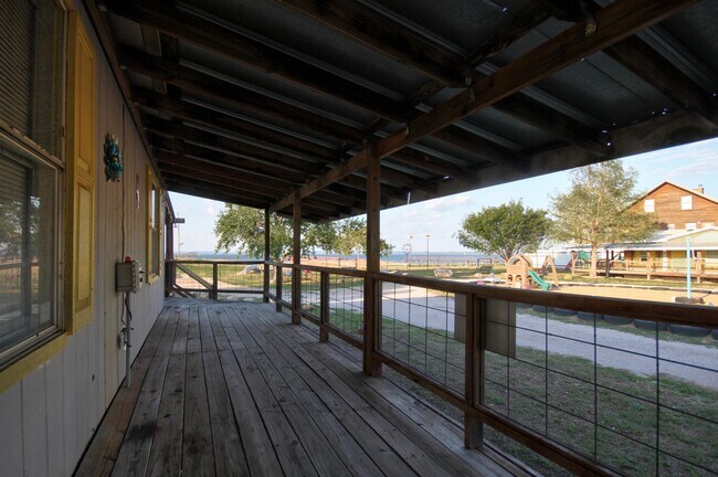 Building Photo - 1504 TX-261
