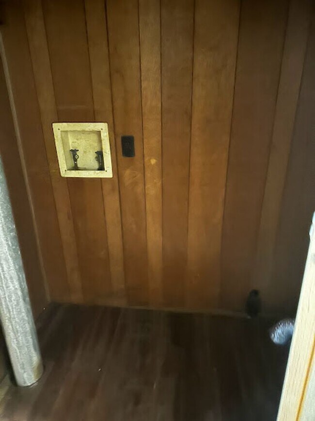 Building Photo - Dartmouth Duplex