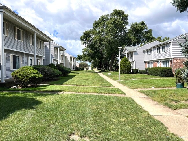 Building Photo - 124 Somerset Ln