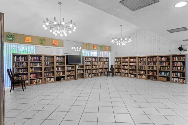 Building Photo - 2312 S Cypress Bend Dr