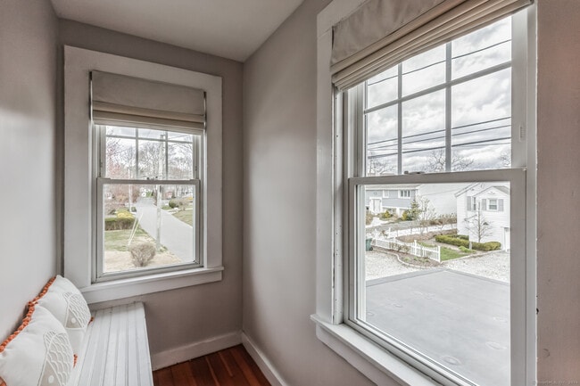 Building Photo - 15 Sols Point Rd