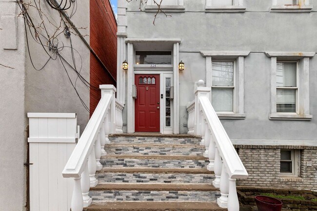 Building Photo - 324 70th St