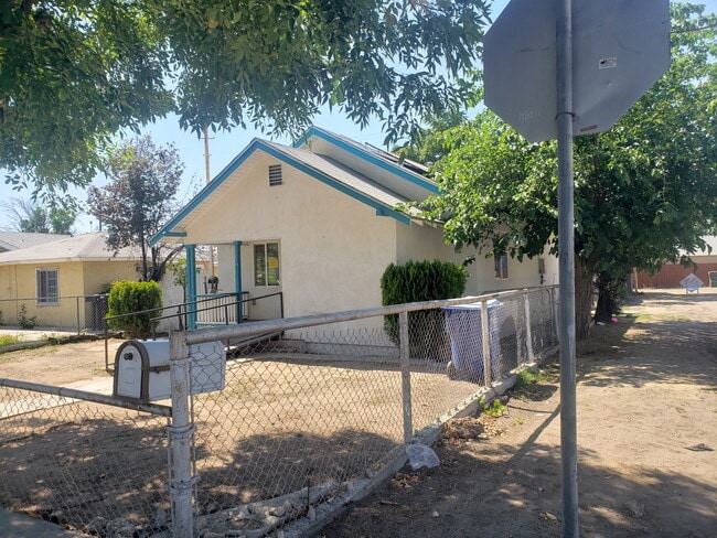 Primary Photo - 127 Lincoln Ave