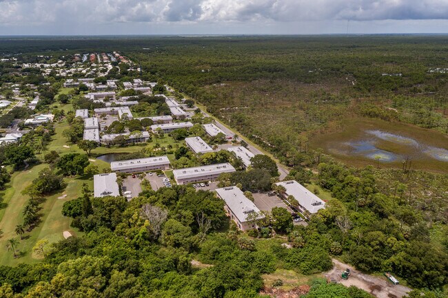 Building Photo - 18081 SE Country Club Dr