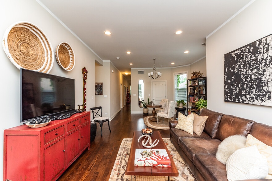 Building Photo - 839 Lyman Ave