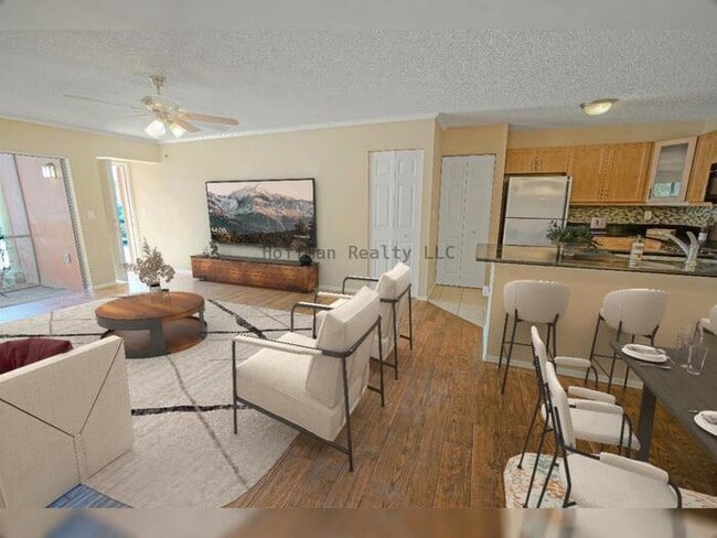Building Photo - Spacious 2-Bedroom Condo with Screened Lanai in Gallery at Bayport