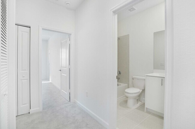 Building Photo - Brand new Townhome 3/2.5  Maximum 2 Cars