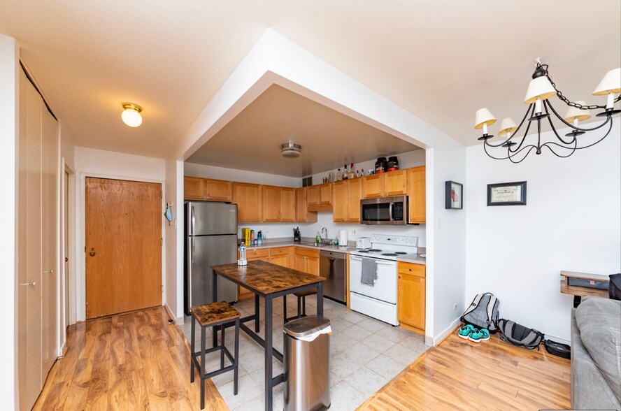 Building Photo - 211 E Ohio St