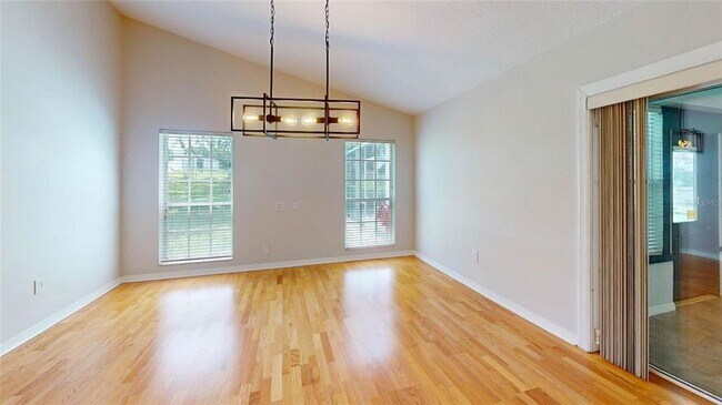 Building Photo - 7923 Ridge Pointe Dr E