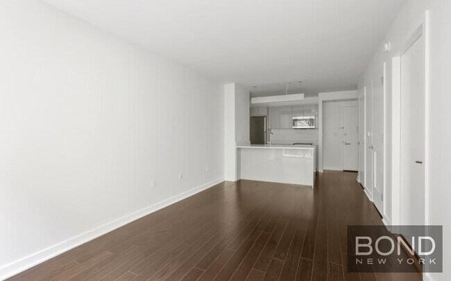 Building Photo - 400 W 113th St