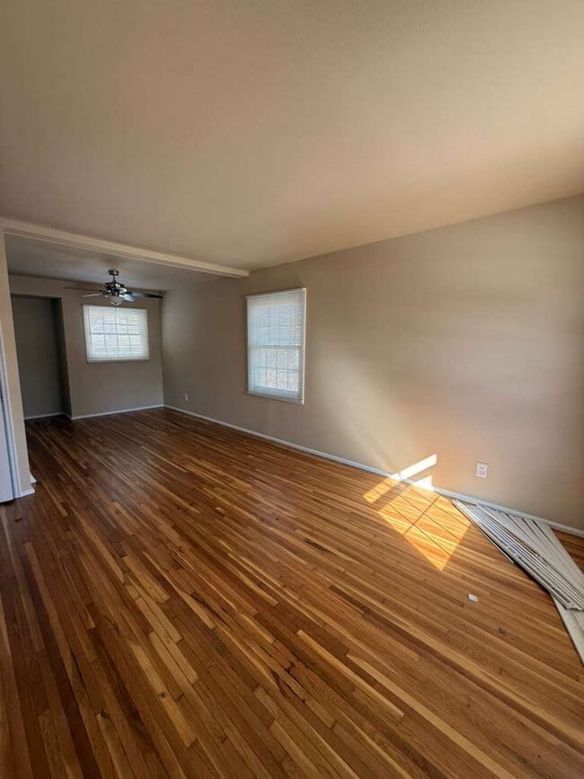 Building Photo - Charming 3-Bedroom, 1 bath Home with Lovely Hardwood Floors in St. Louis! Section 8 STRONGLY PREF...