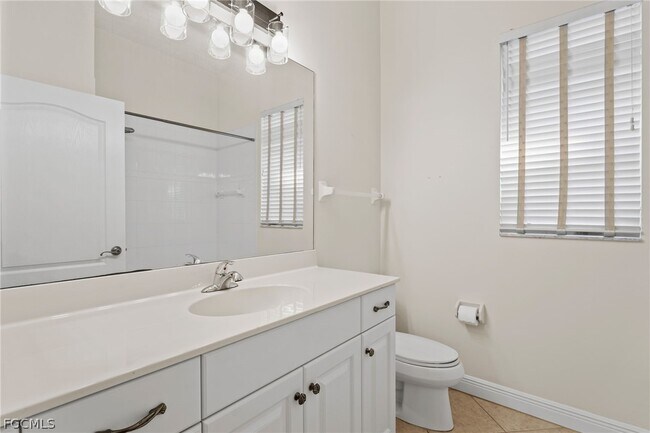 Building Photo - 2822 SW 49th Terrace