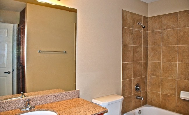 Interior Photo - Orange Navy