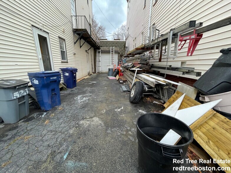 Building Photo - 523 E 3rd St